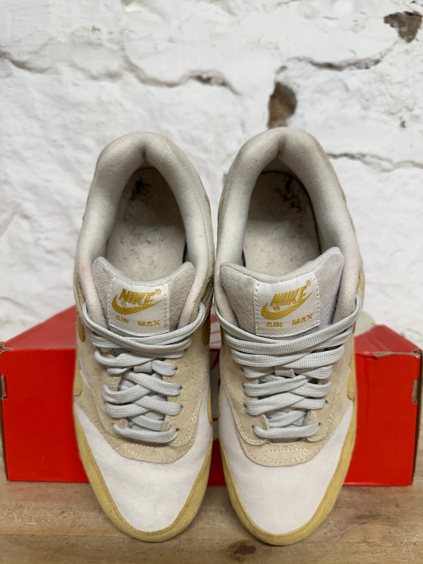 Nike Air Max 90/1 Guava Ice Sz 6 (7.5W)