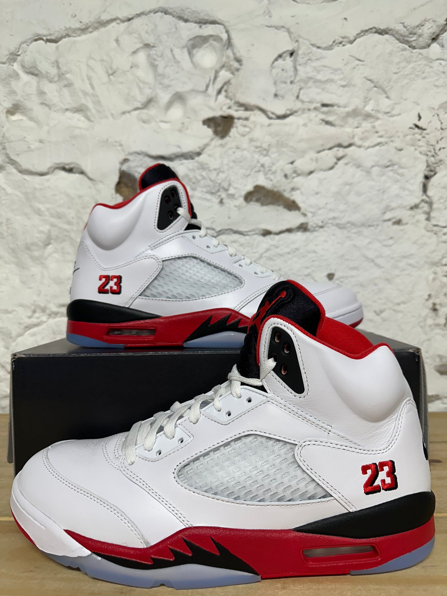 Air Jordan 5 Fire Red Black Tongue (2025) Sz 12