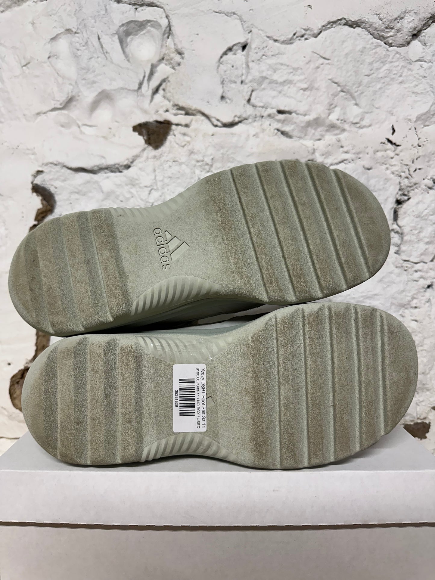 Yeezy DSRT Boot Salt Sz 11
