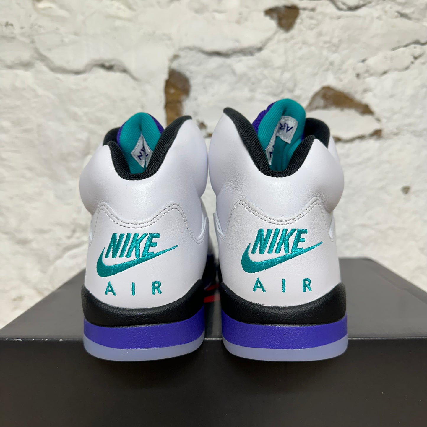 Air Jordan 5 Grape (2025) Sz 8.5 DS