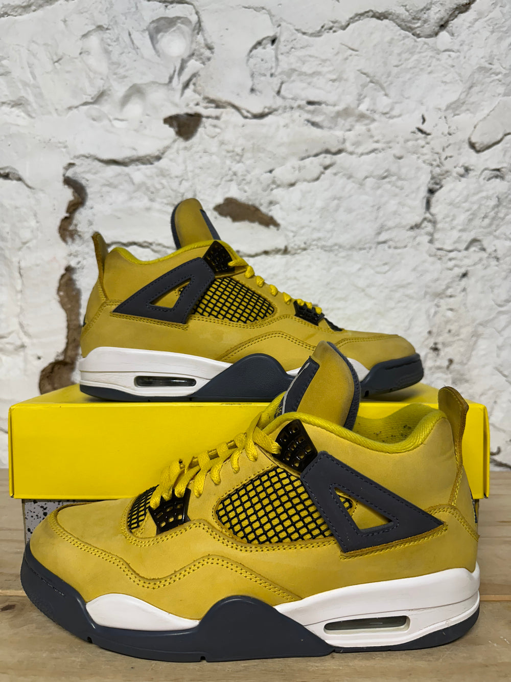 Air Jordan 4 Lightning Sz 10