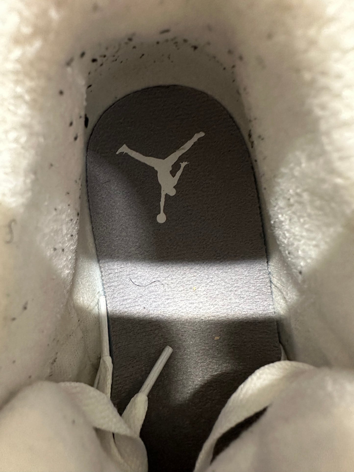 Air Jordan 3 Georgia Peach Sz 7 (8.5W)