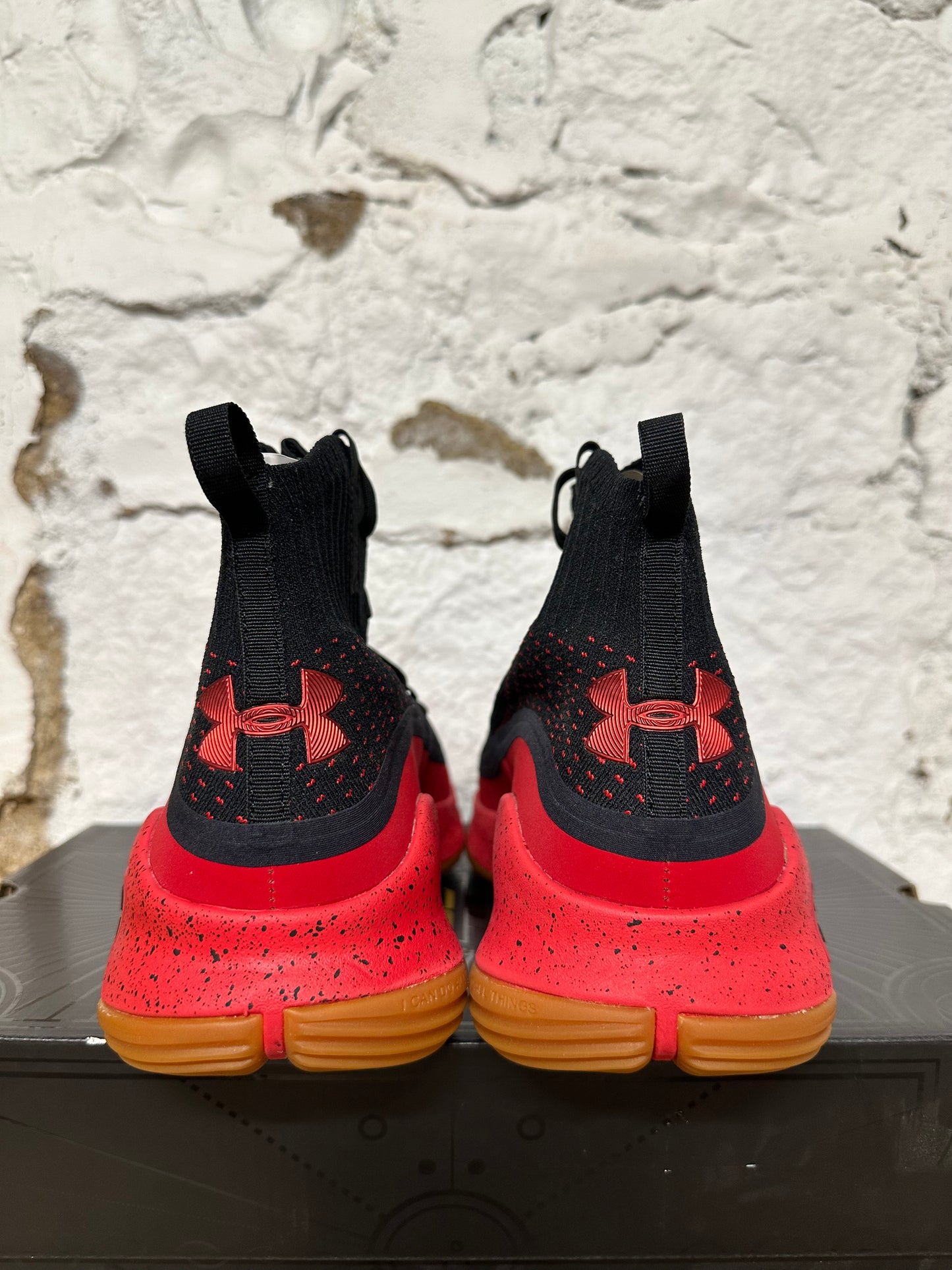 Under Armour Curry 4 Red Black Gum Sz 10.5 DS