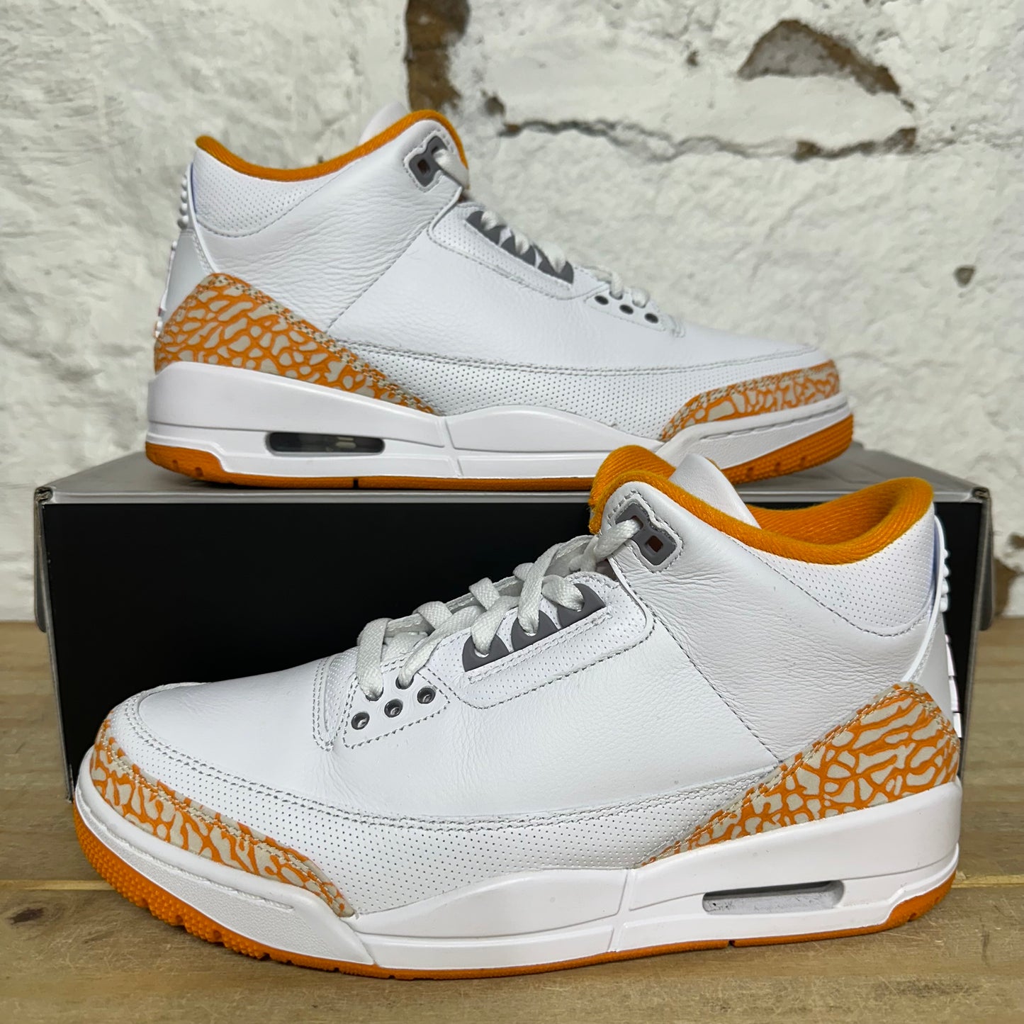 Air Jordan 3 Orange Citrus Sz 8.5 (10W)