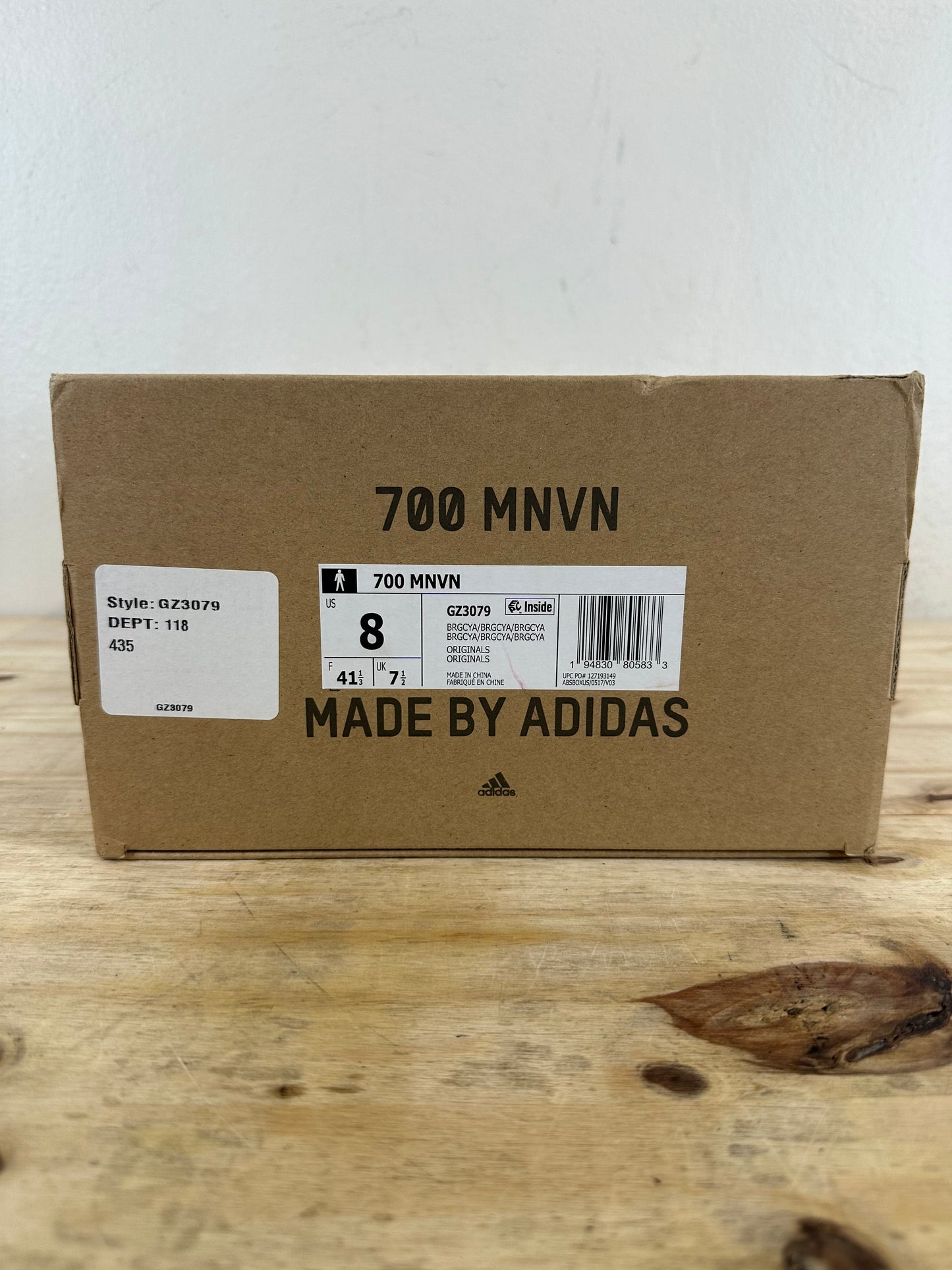 Yeezy 700 MNVN Bright Cyan Sz 8