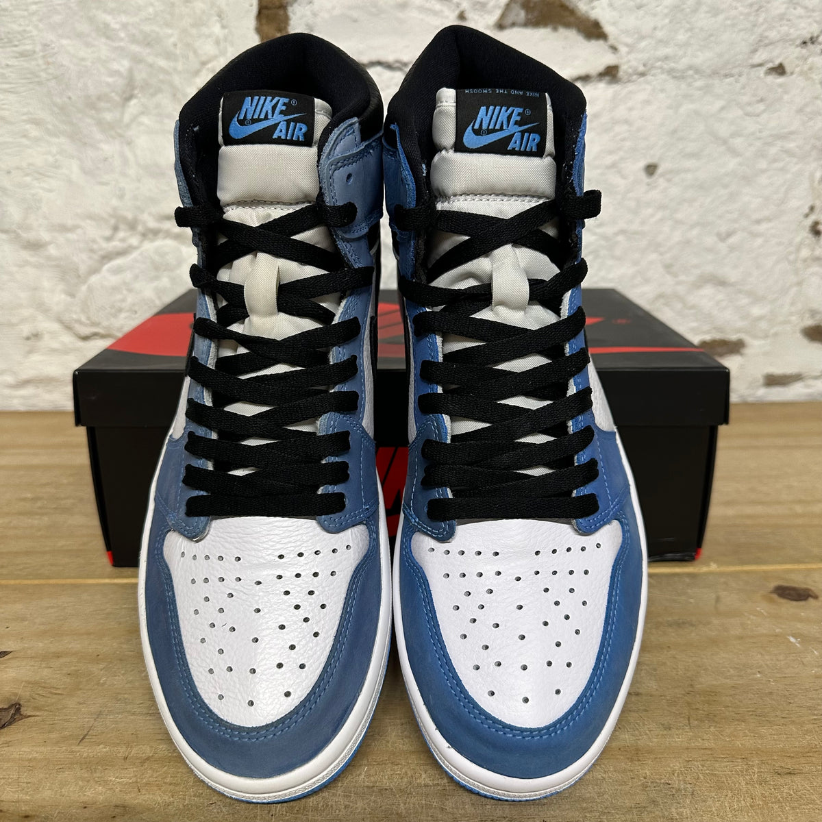 Air Jordan 1 High University Blue Sz 11