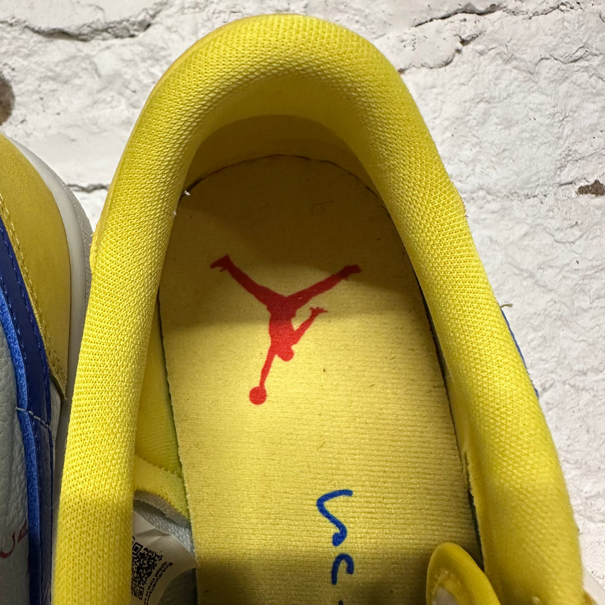 Air Jordan 1 Low Travis Scott Canary Sz 11 (12.5W)