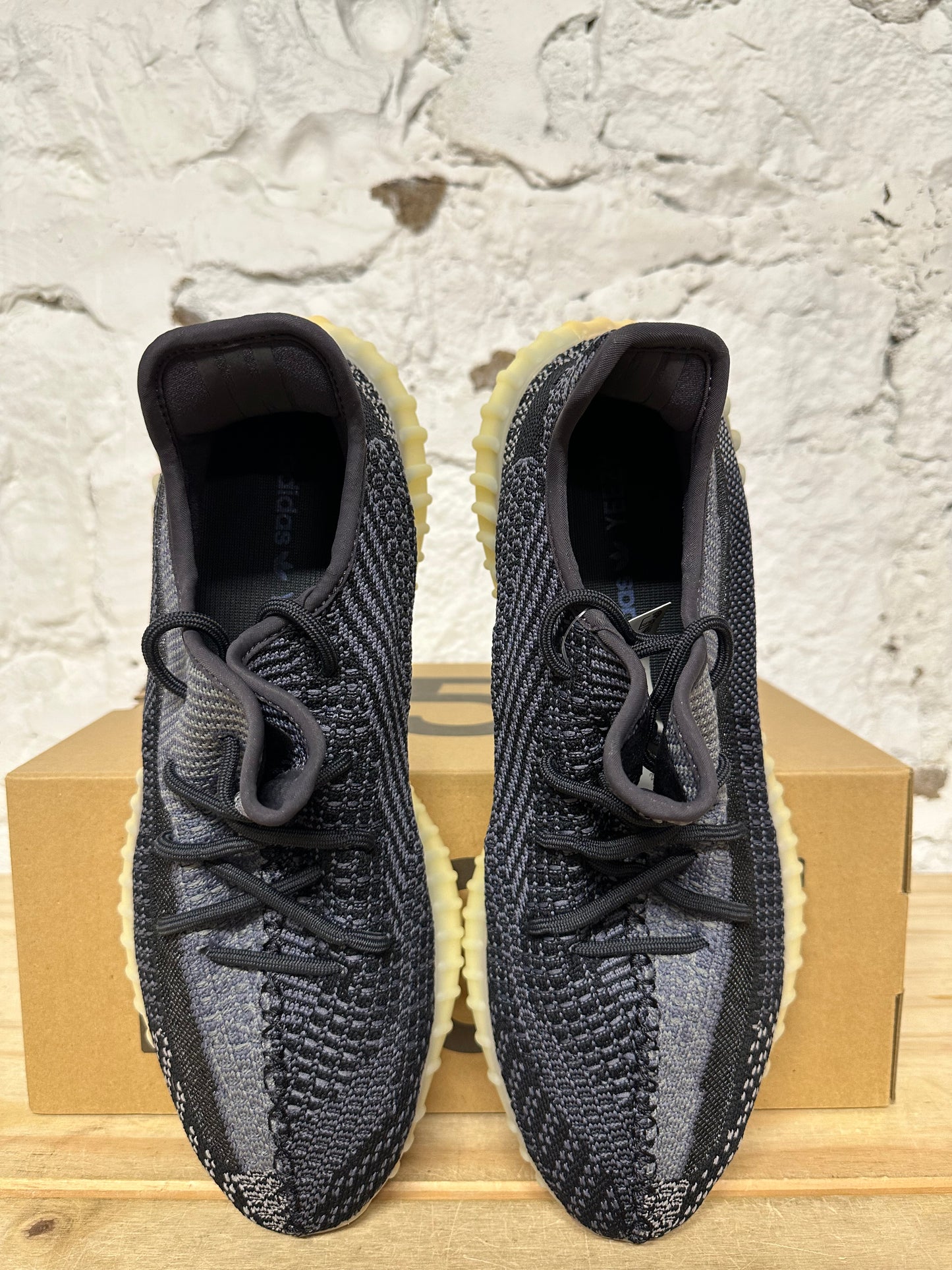 Yeezy 350 V2 Carbon Sz 12 DS