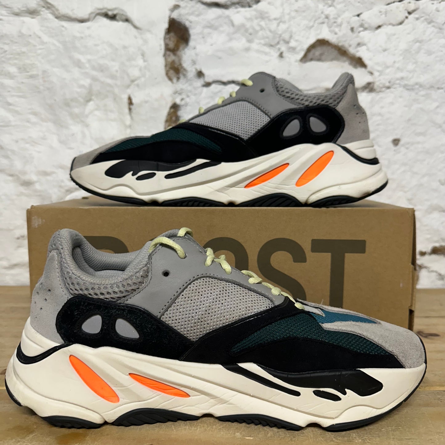 Yeezy 700 Wave Runner Sz 10