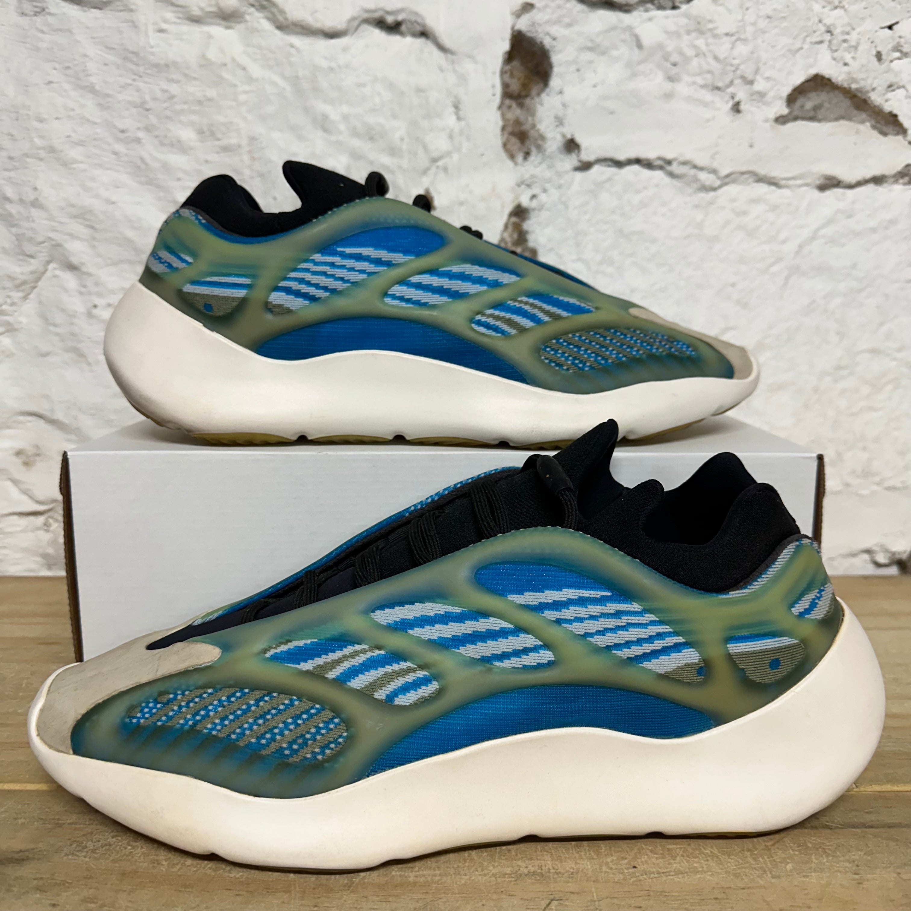 Yeezy 700 Azareth Sz 14