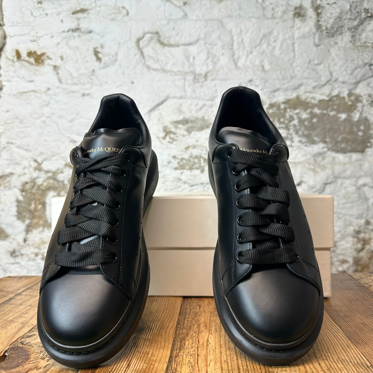 Alexander Mcqueen Triple Black Sneaker Sz 9 (42)