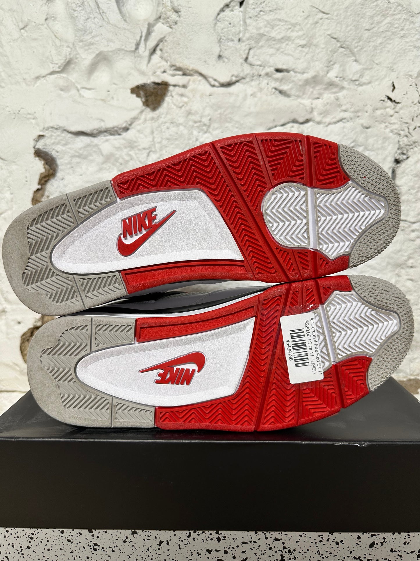 Air Jordan 4 Fire Red Sz 11