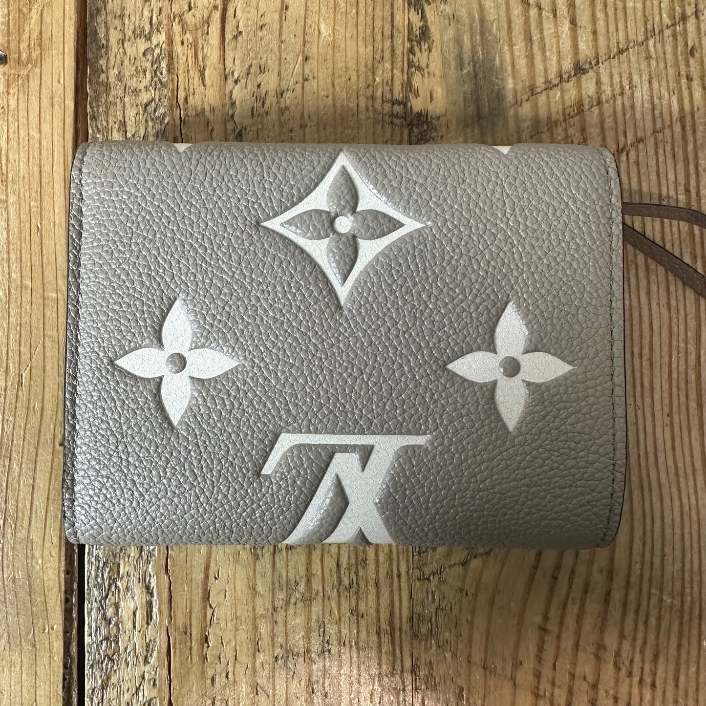 Louis Vuitton Tourterelle Creme Monogram Victorine Wallet W/ Box