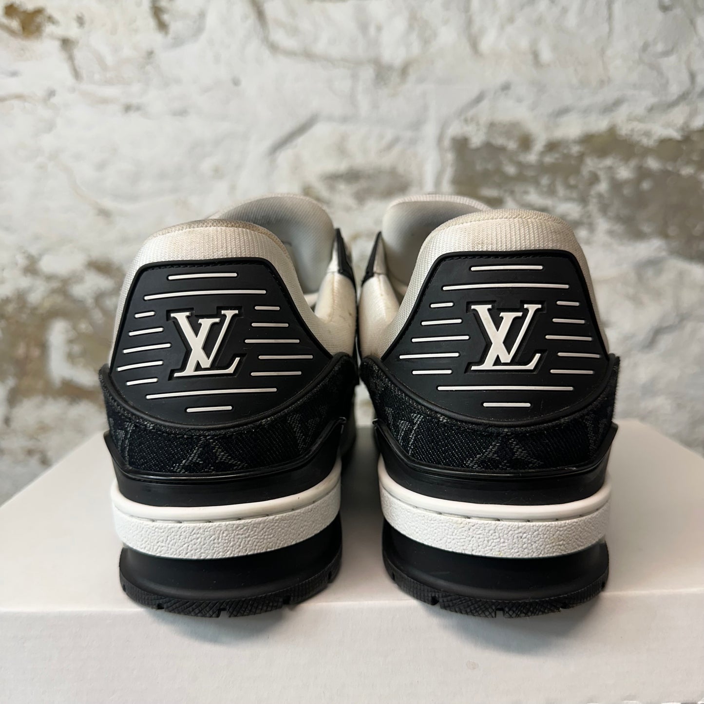 Louis Vuitton Black White Trainer Sneaker Sz 10 (8.5LV)