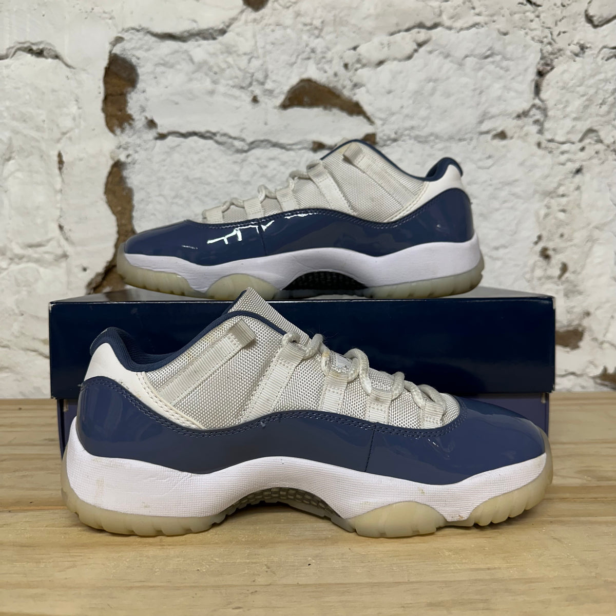 Air Jordan 11 Low  Diffused Blue Sz 8