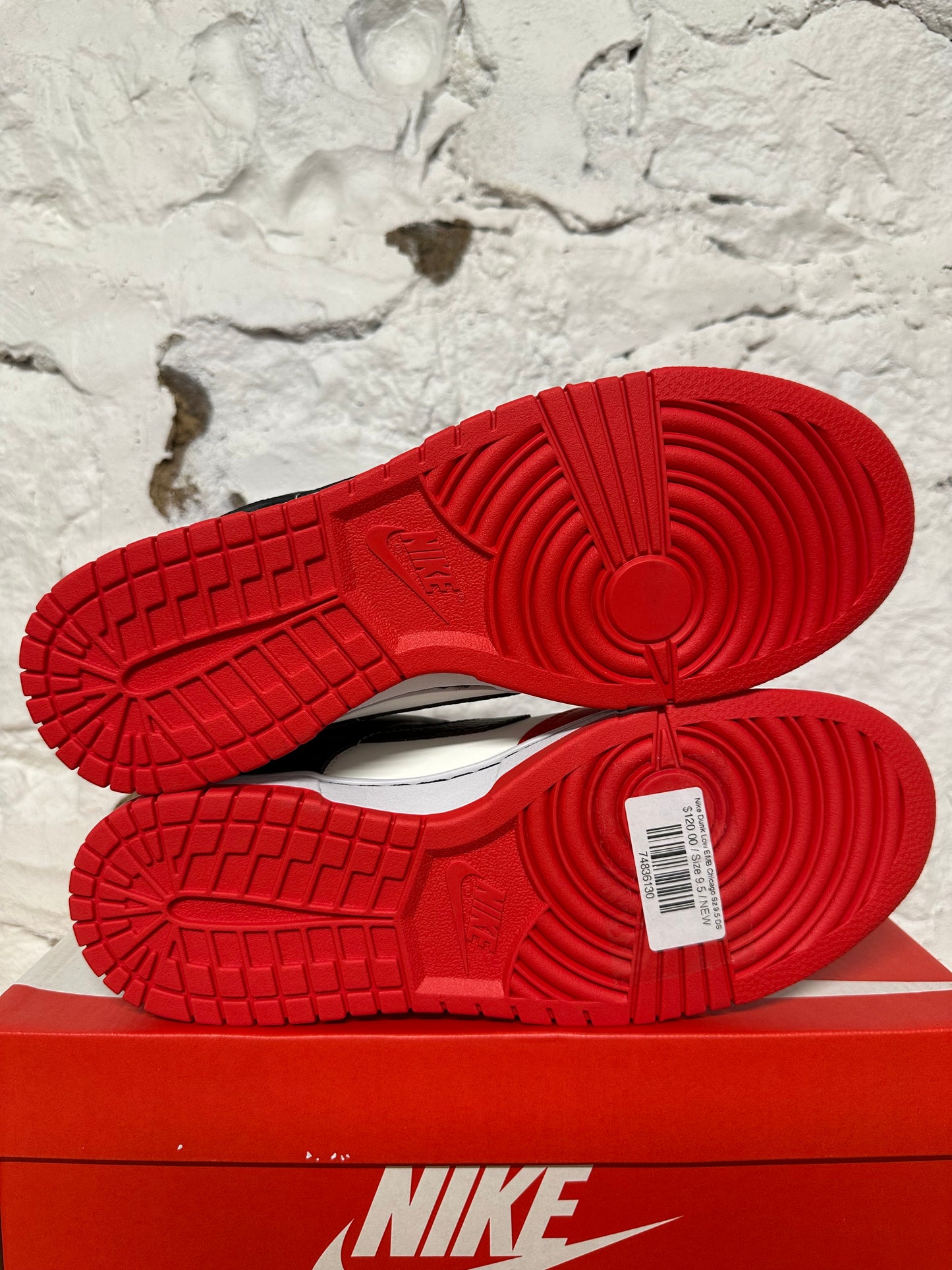 Nike Dunk Low EMB Chicago Sz 9.5 DS