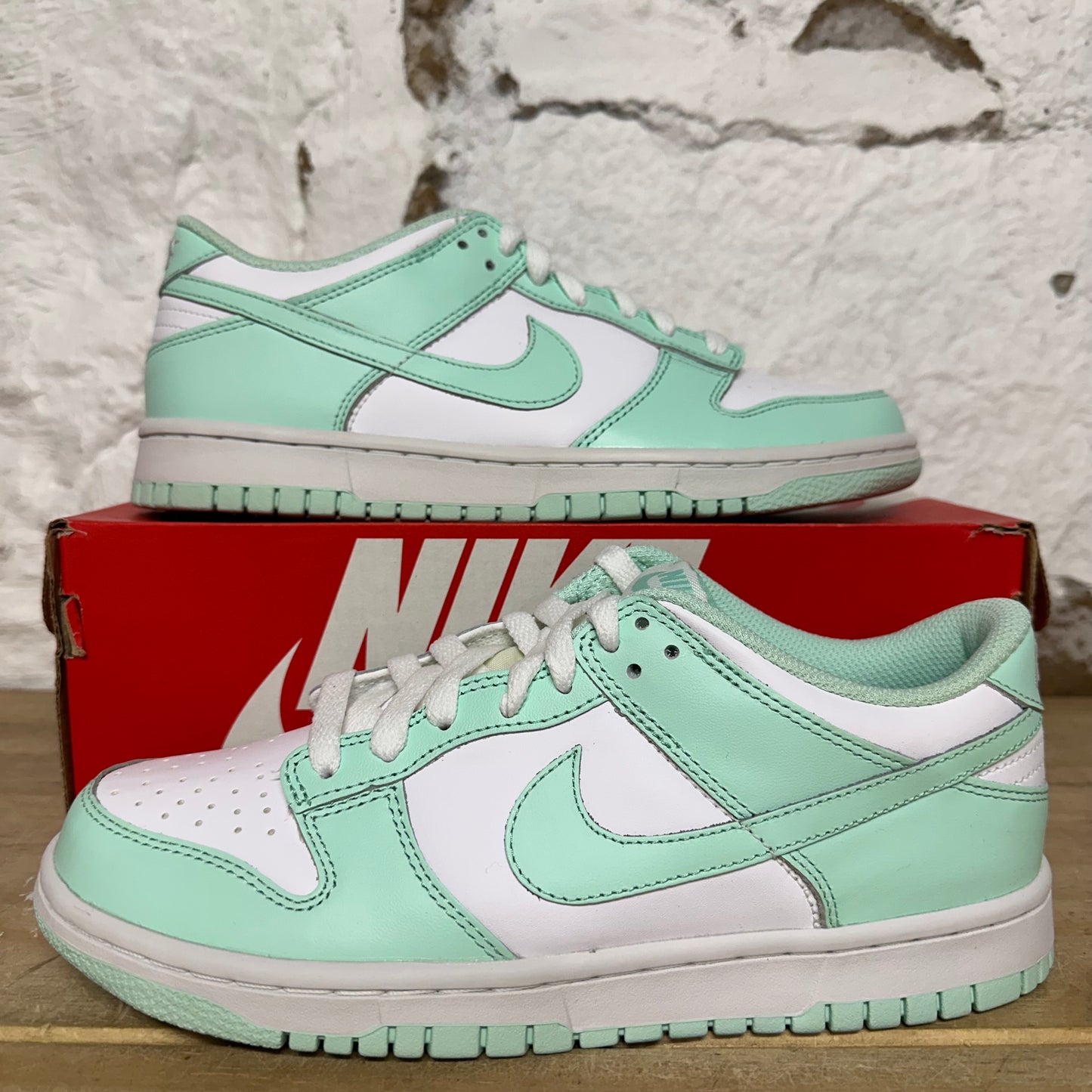 Nike Dunk Low Mint Foam Sz 7Y DS