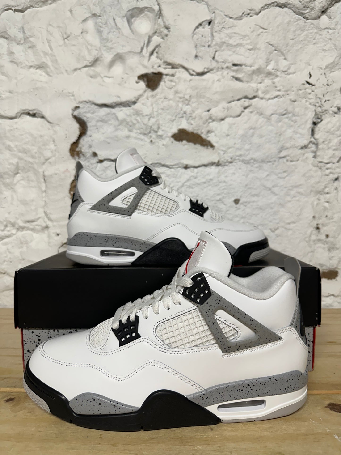 Air Jordan 4 White Cement Sz 9.5 DS