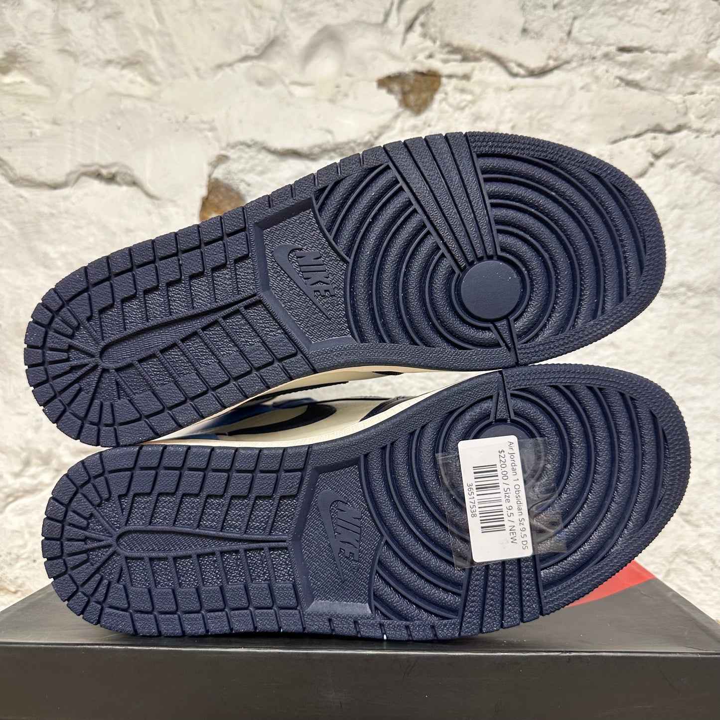 Air Jordan 1 High Obsidian Sz 9.5 DS