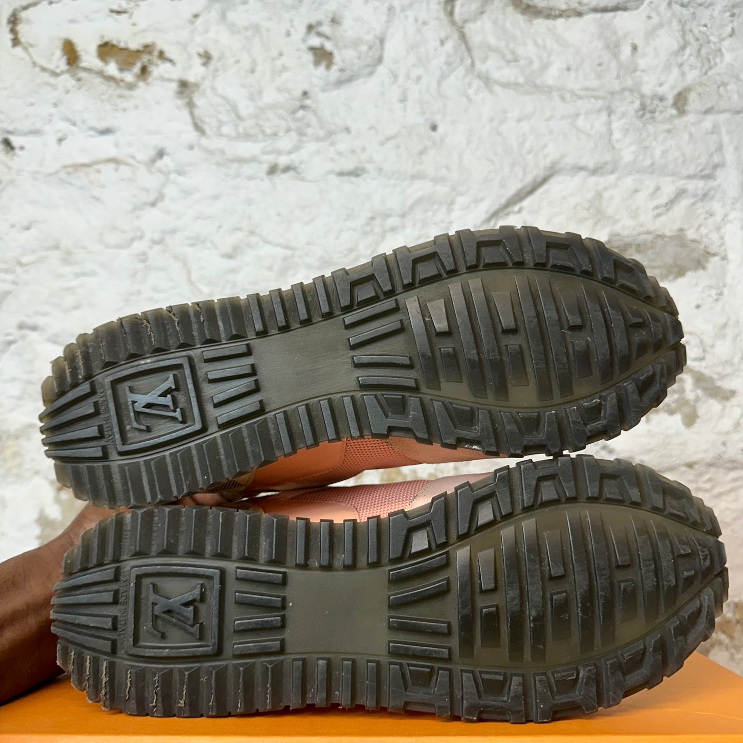 Louis Vuitton Damier Azur Pink Suede Runaway Sneaker Sz 7 (40)