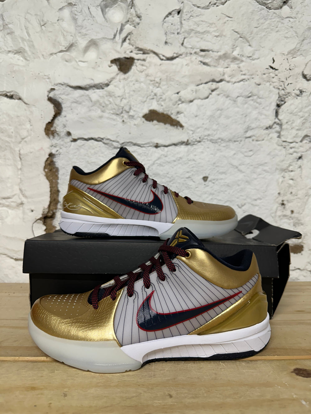 Nike Kobe 4 Gold Medal Sz 7