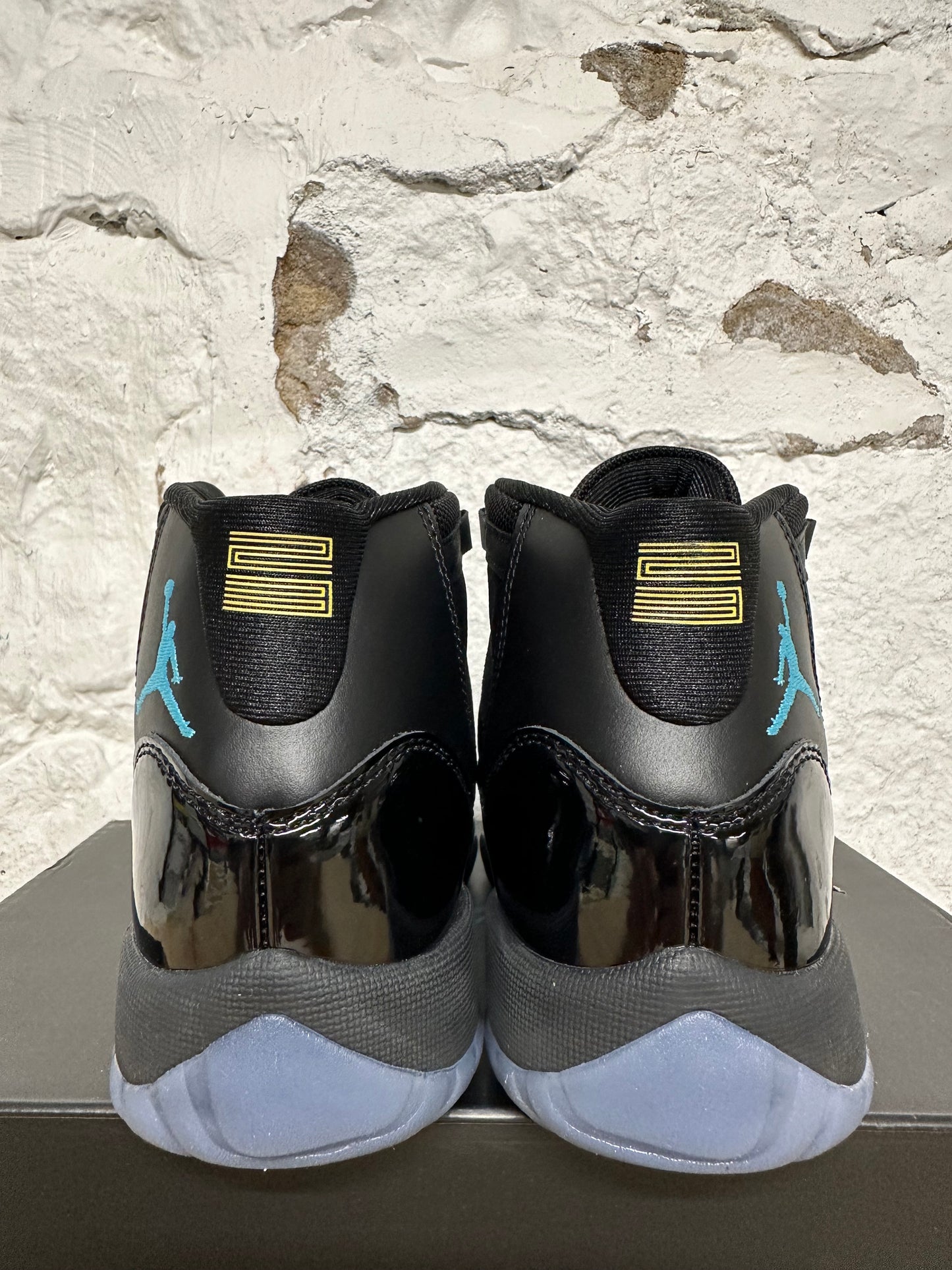 Air Jordan 11 High Gamma Blue (2025) Sz 4Y DS