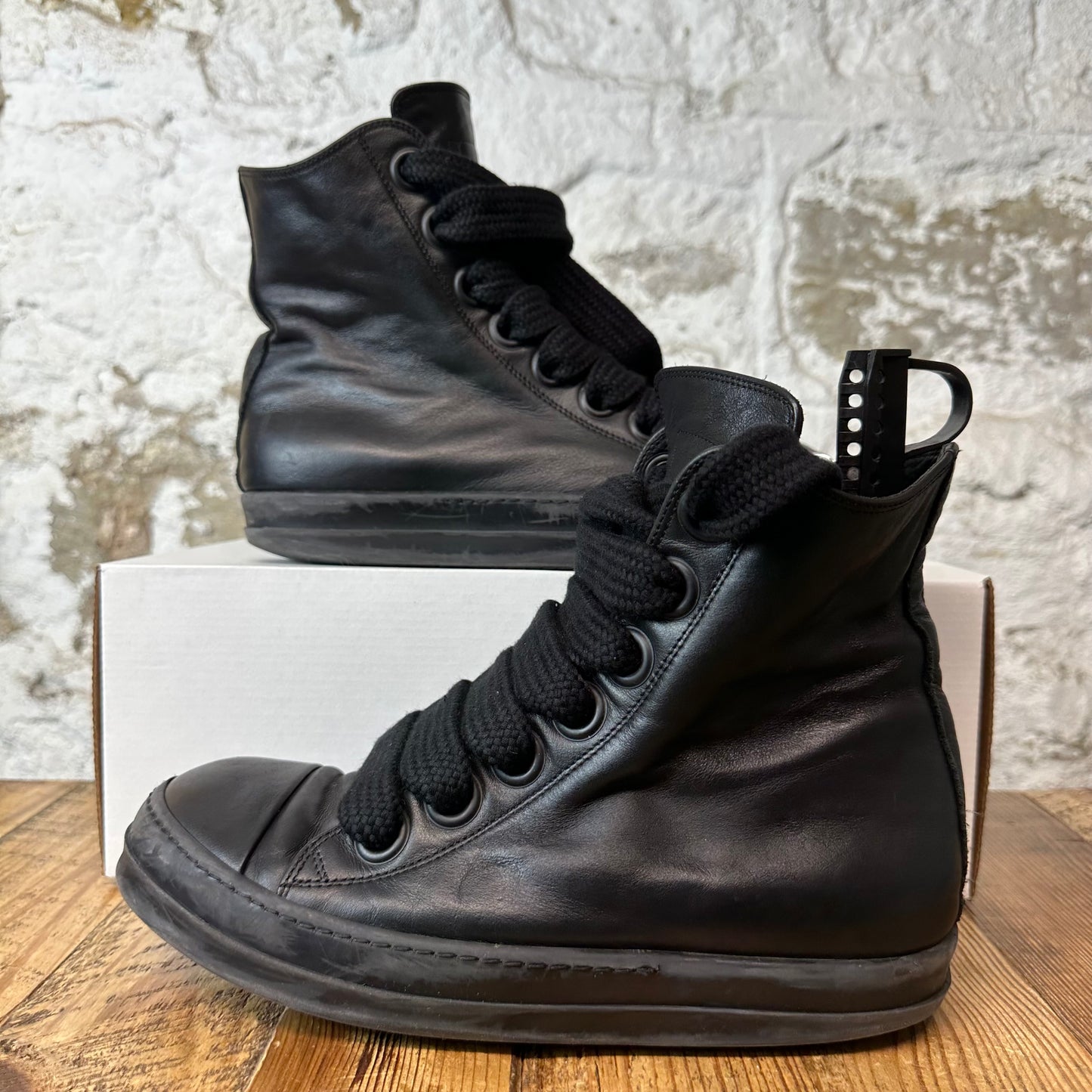 Rick Owens High Jumbo Lace Triple Black Sneaker Sz 7 (40)