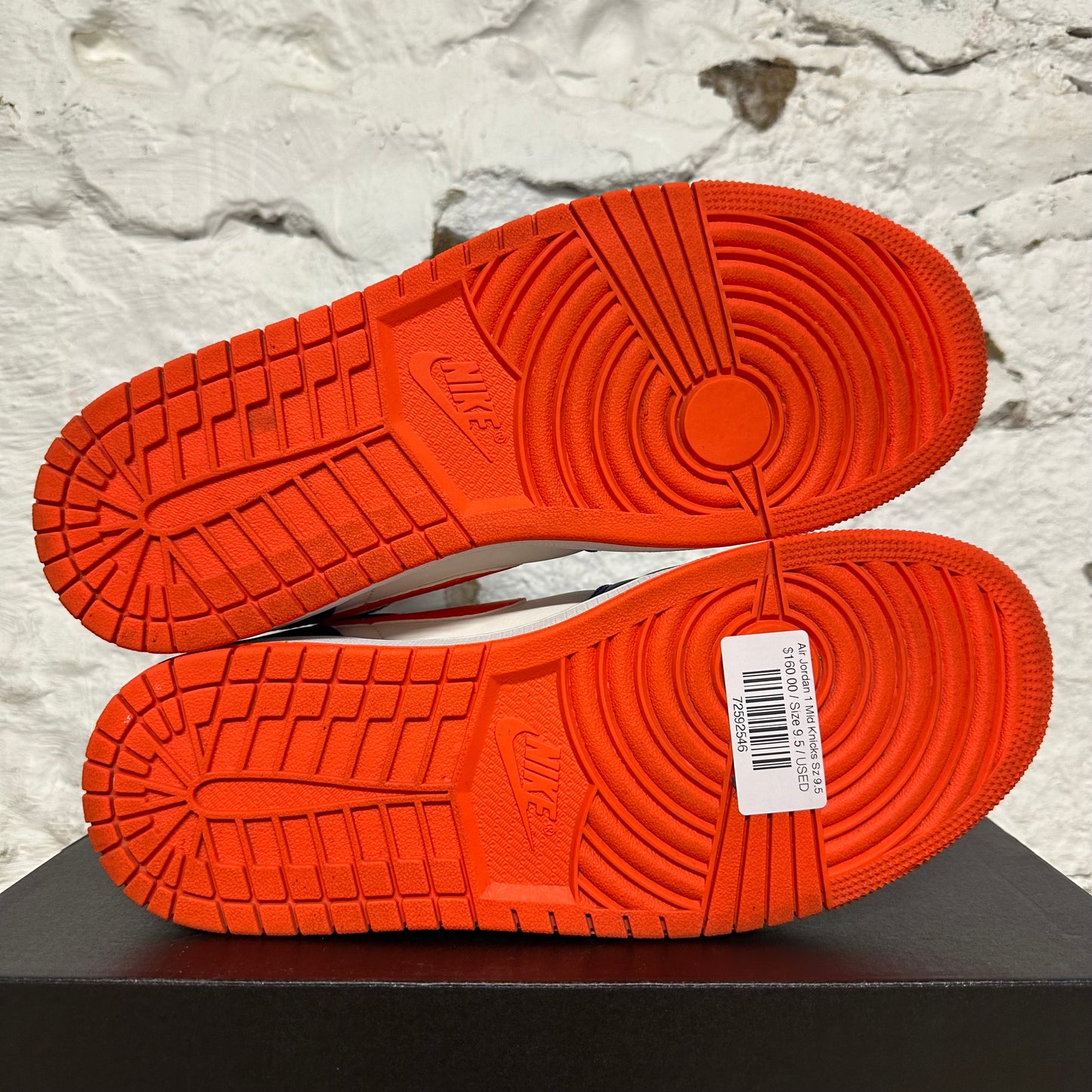 Air Jordan 1 Mid Knicks Sz 9.5