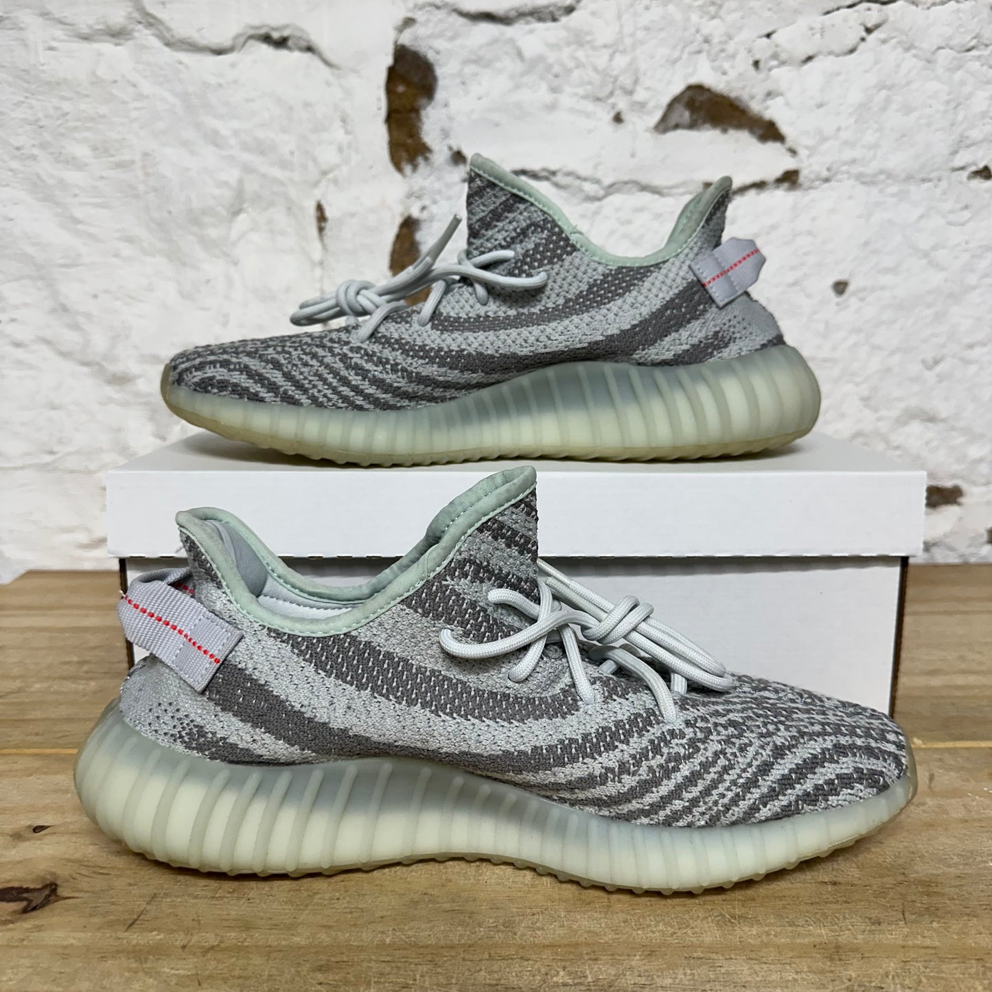 Yeezy 350 V2 Blue Tint Sz 10.5