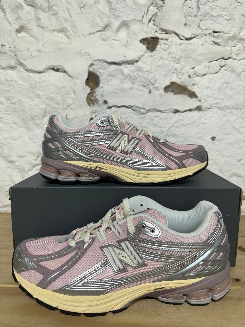 New Balance 1906R Pastel Rose Sugar Sz 11.5 DS