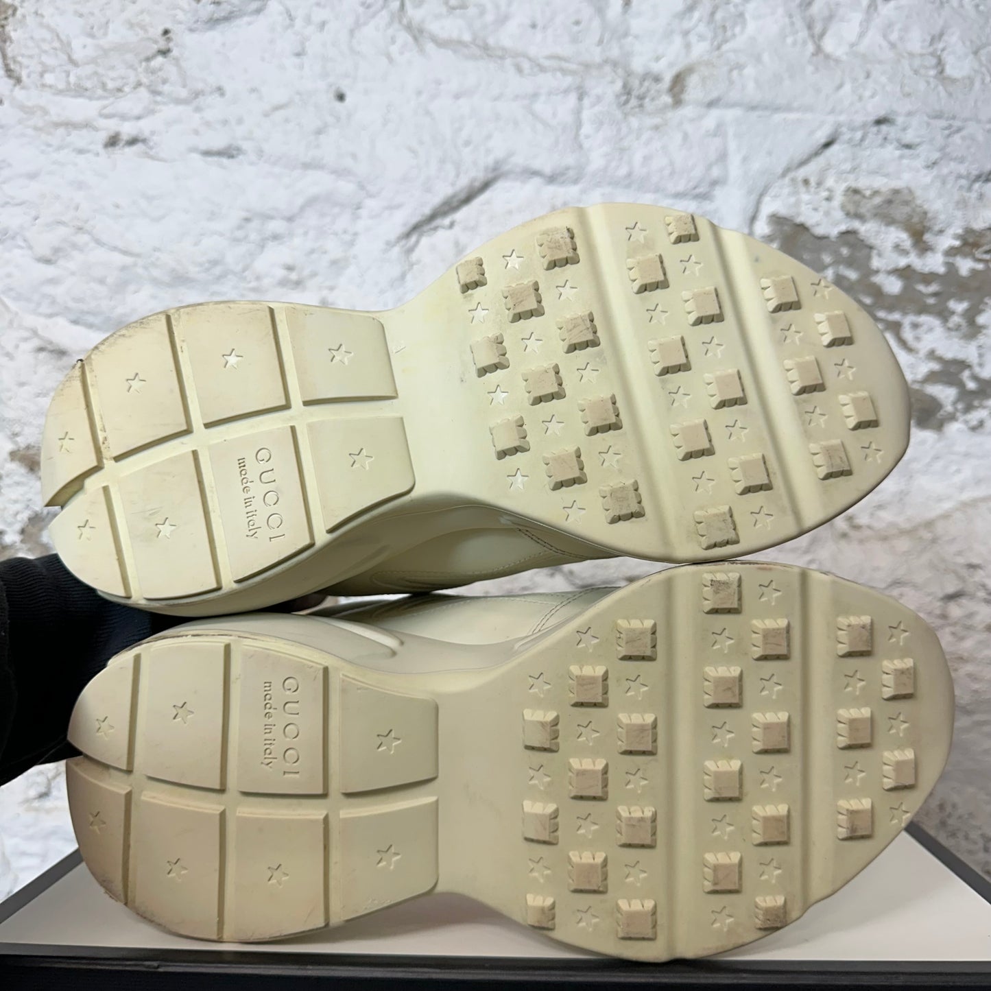 Gucci Rython Red Logo Cream Sneaker Sz 7