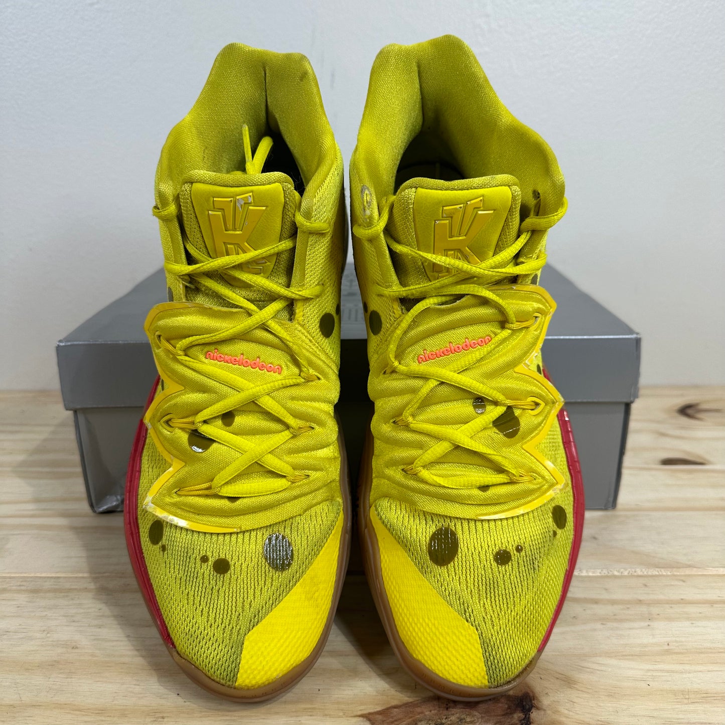 Nike Kyrie 5 Spongebob Squarepants Sz 11.5