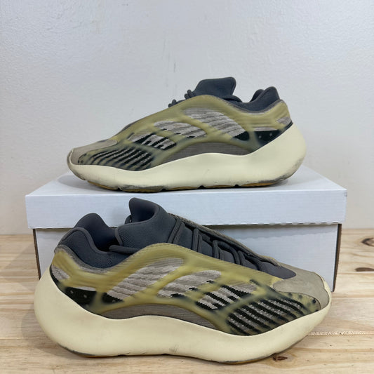 Adidas Yeezy 700 V3 Fade Salt Sz 9
