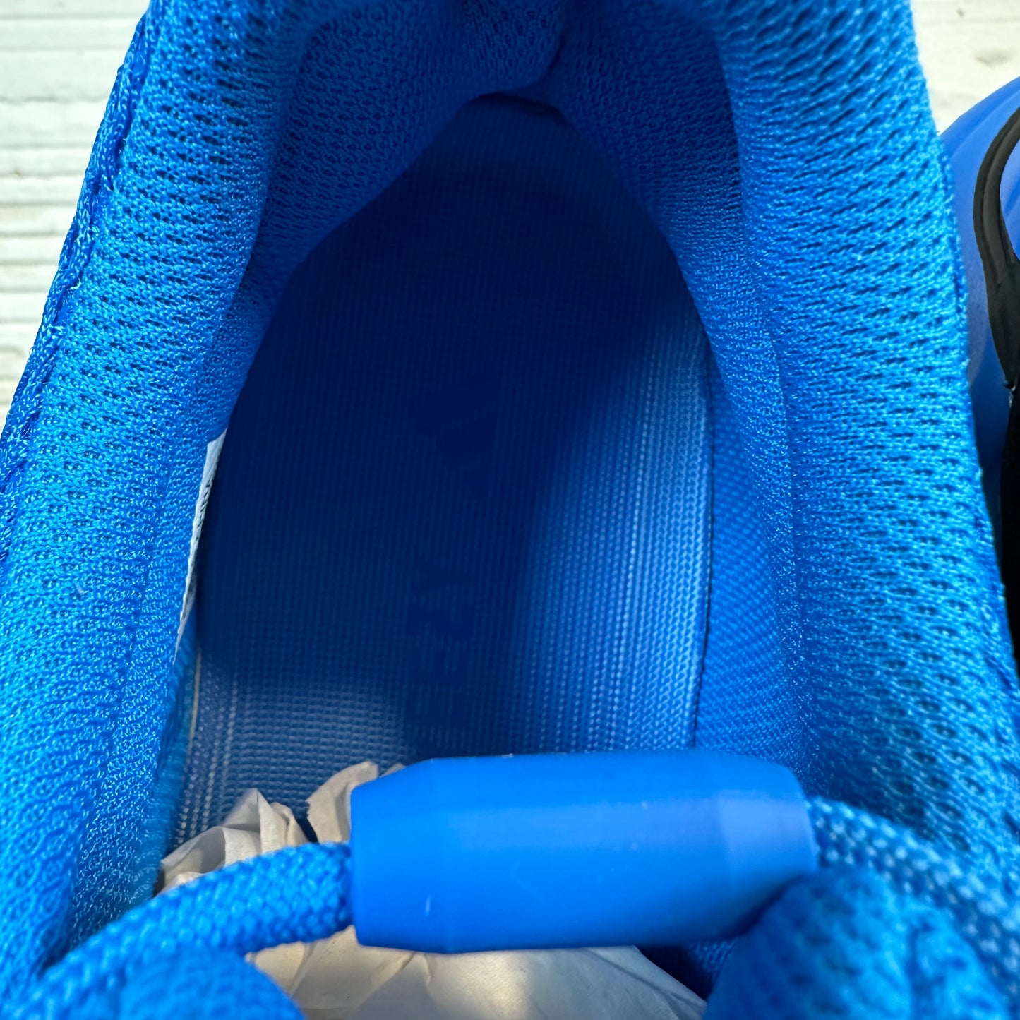 Adidas Yeezy Boost 700 Hi-Res Blue Sz 9 DS
