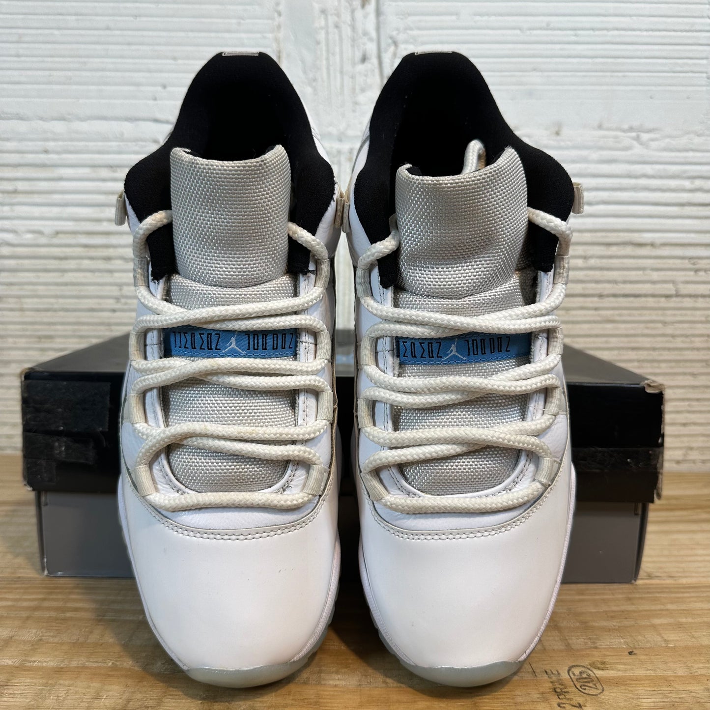 Air Jordan 11 Retro Low Legend Blue Sz 9