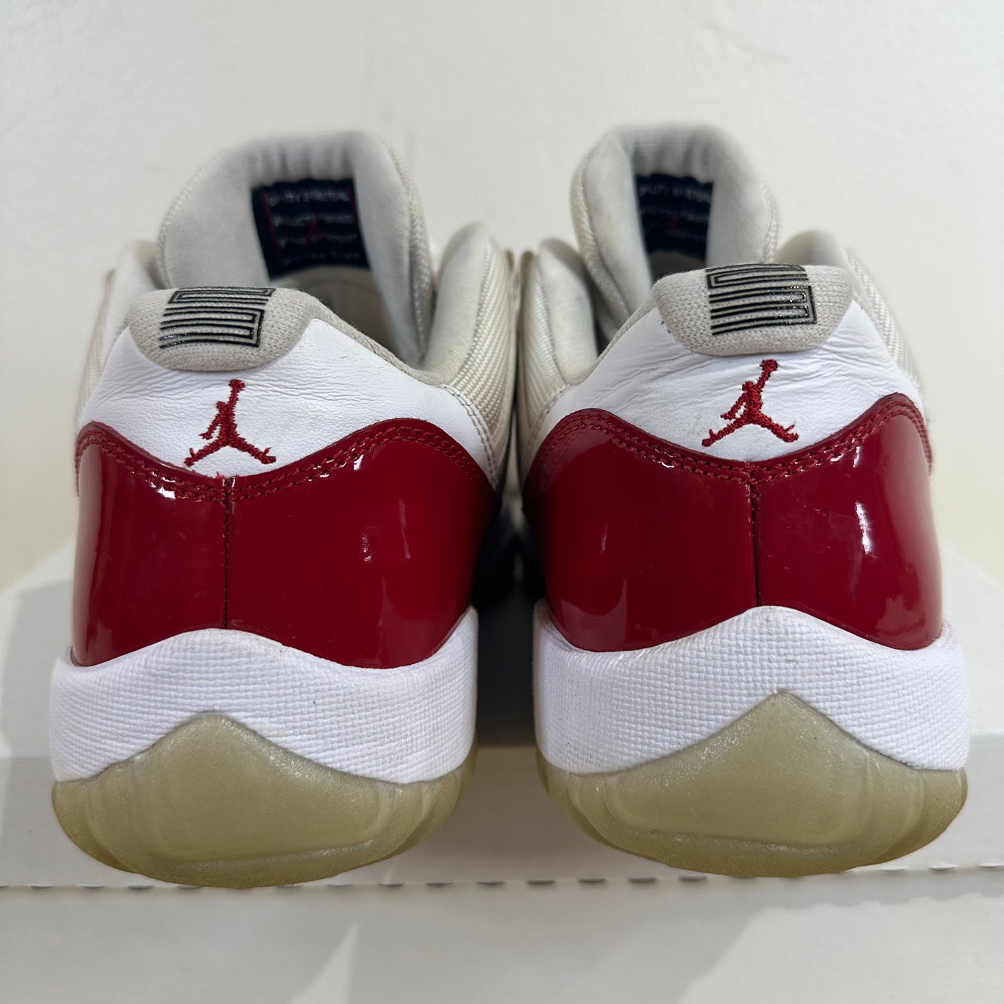 Air Jordan 11 Low Cherry Sz 10