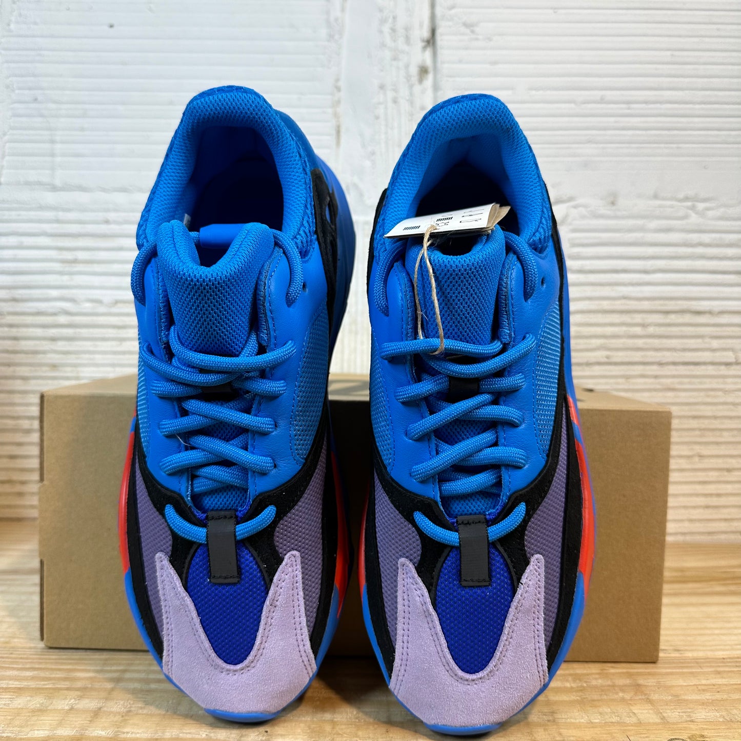 Adidas Yeezy Boost 700 Hi-Res Blue Sz 9 DS