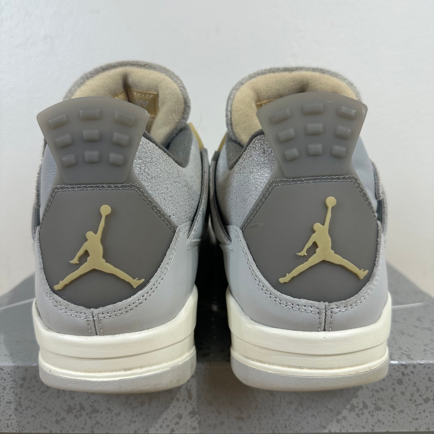Air Jordan 4 Retro SE Craft Photon Dust Sz 9