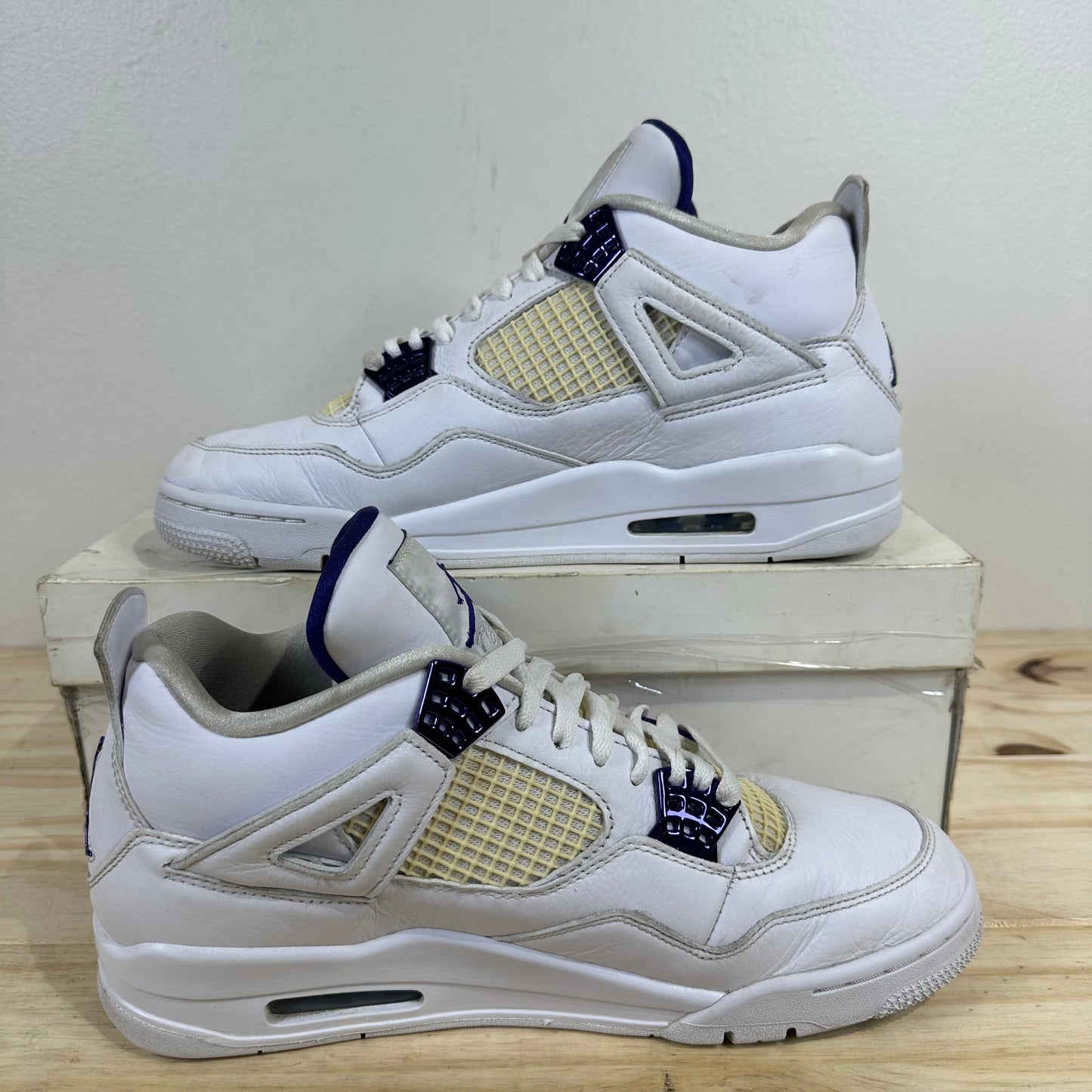 Air Jordan 4 Retro Metallic Purple Sz 10.5