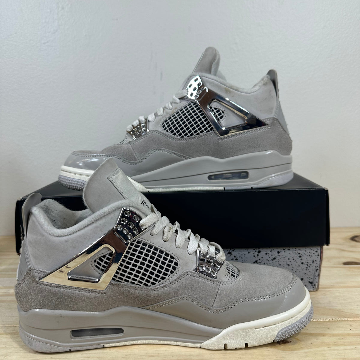 Air Jordan 4 Retro Frozen Moments Sz 9.5W (8M) – The Gallery Online