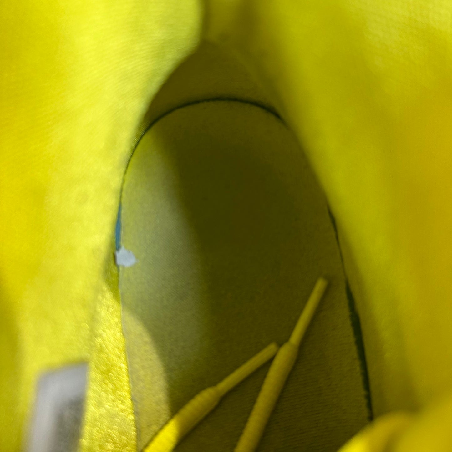 Nike Kyrie 5 Spongebob Squarepants Sz 11.5