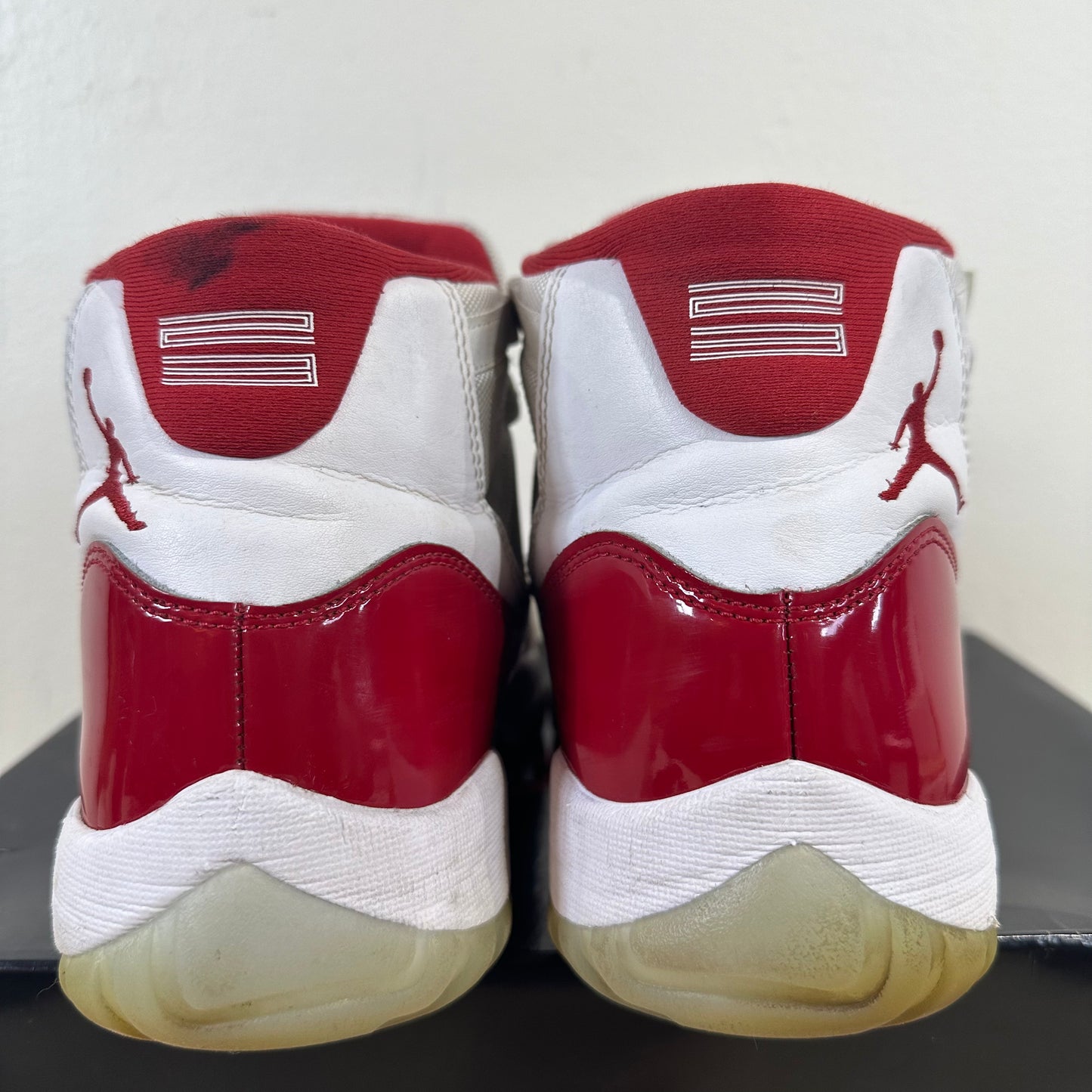 Air Jordan 11 Retro Cherry (2022) Sz 9