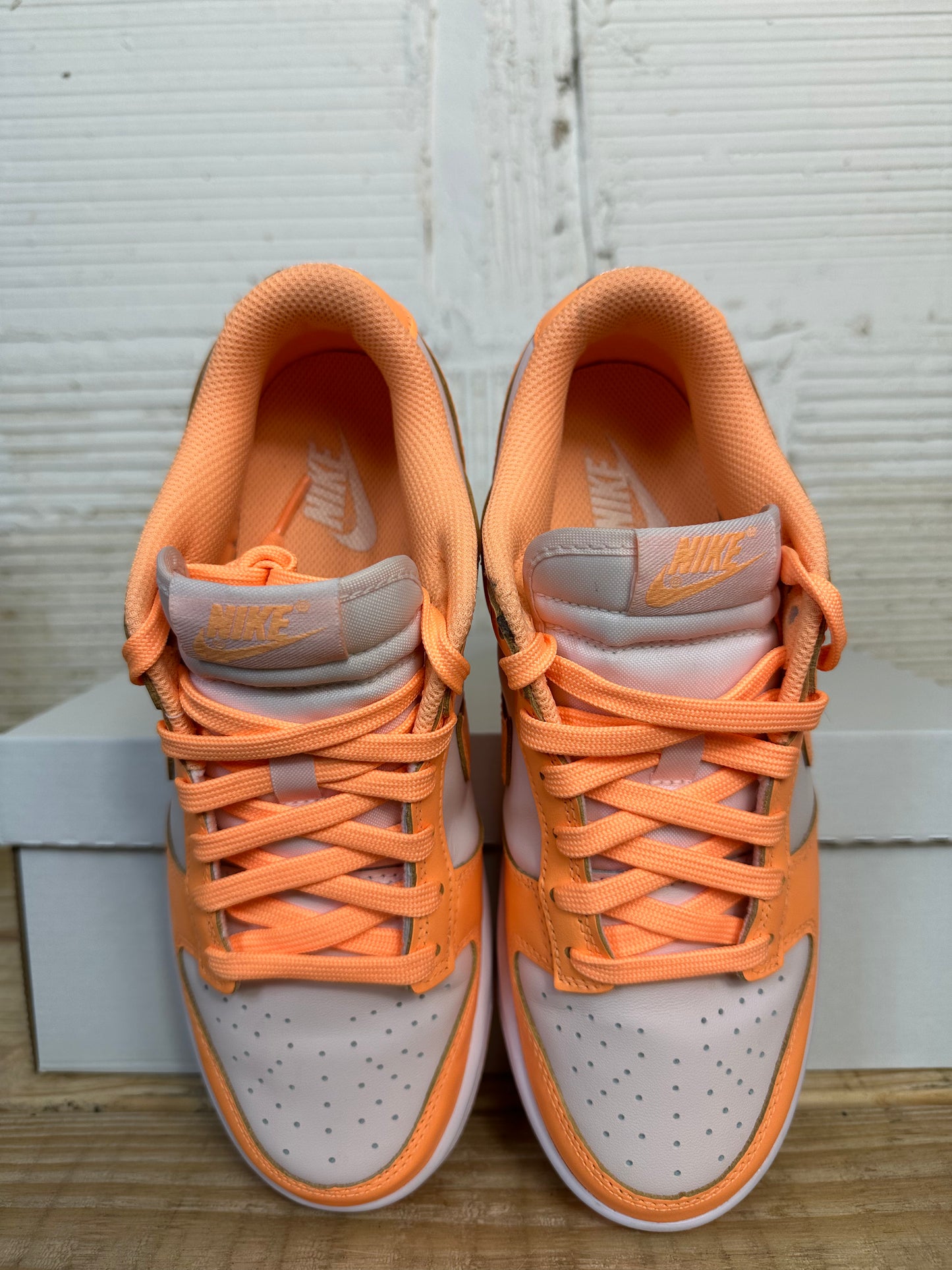 Nike Dunk Low Orange Peach Sz 6 (7.5W)