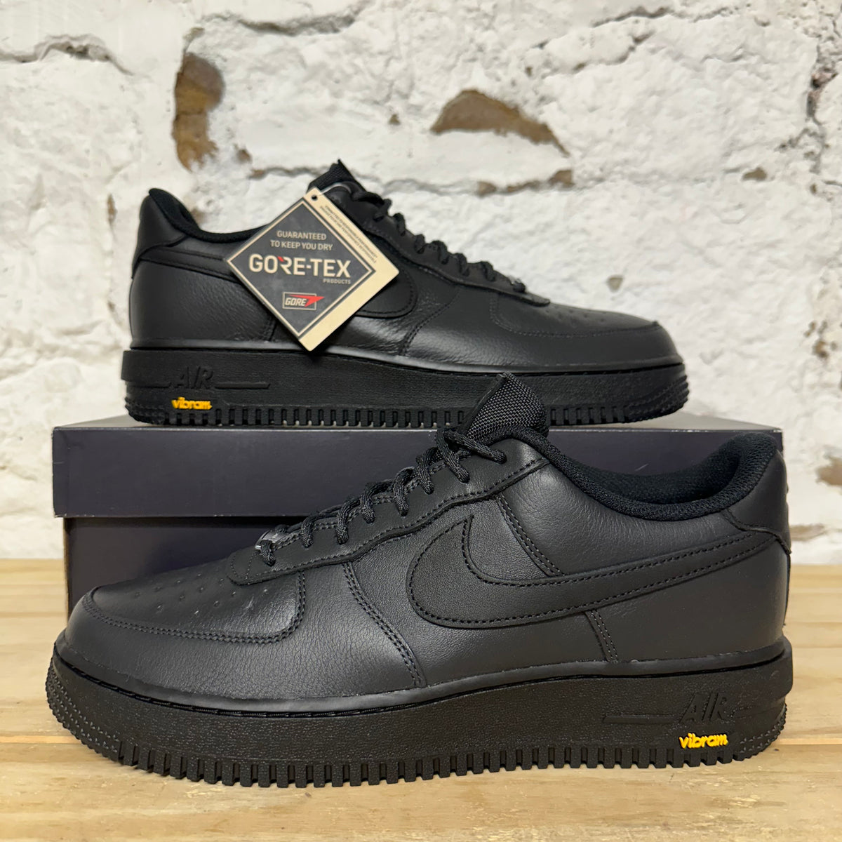 Nike Air Force 1 Low Gore-Tex Vibram Black Sz 10.5 DS