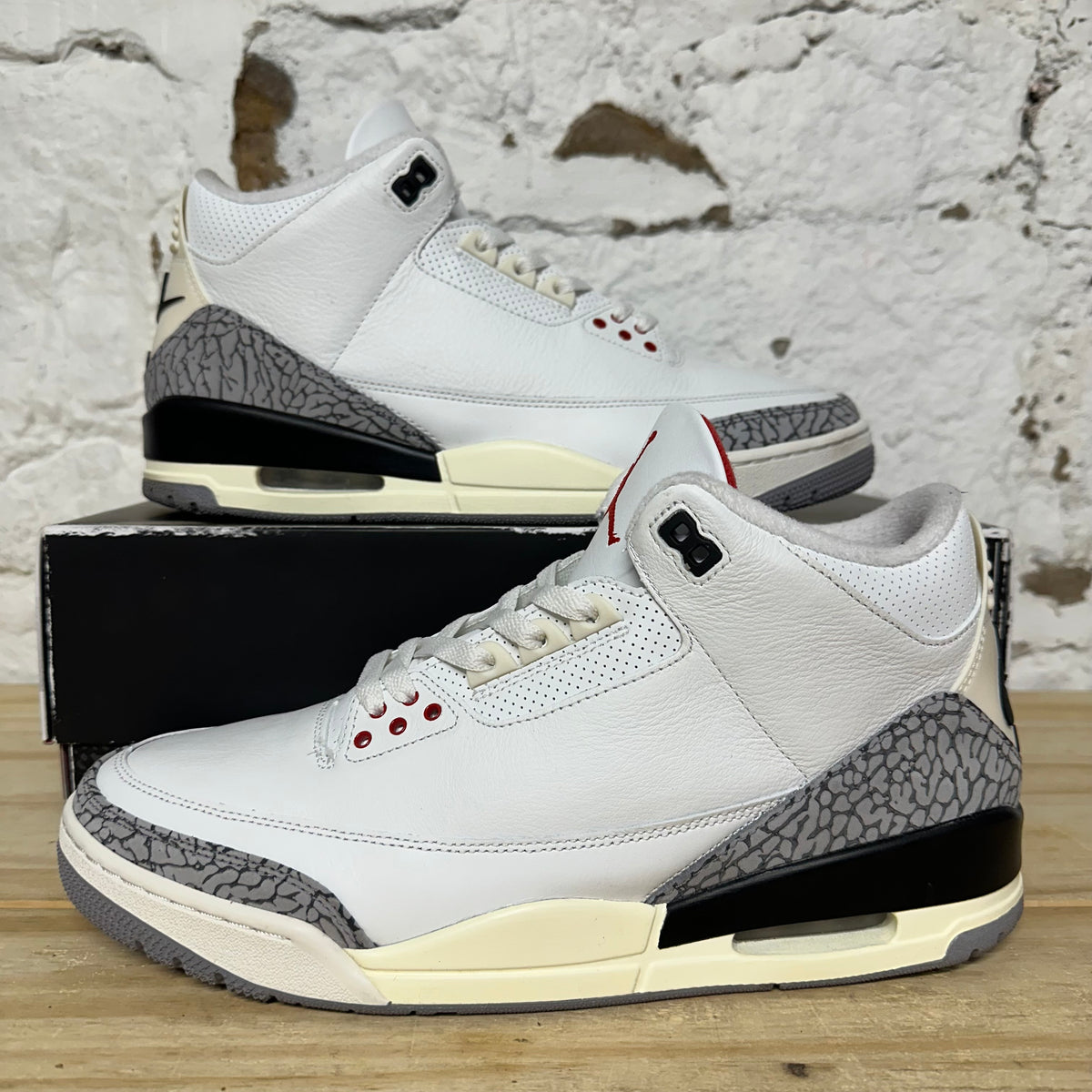 Air Jordan 3 Reimagined White Cement Sz 12