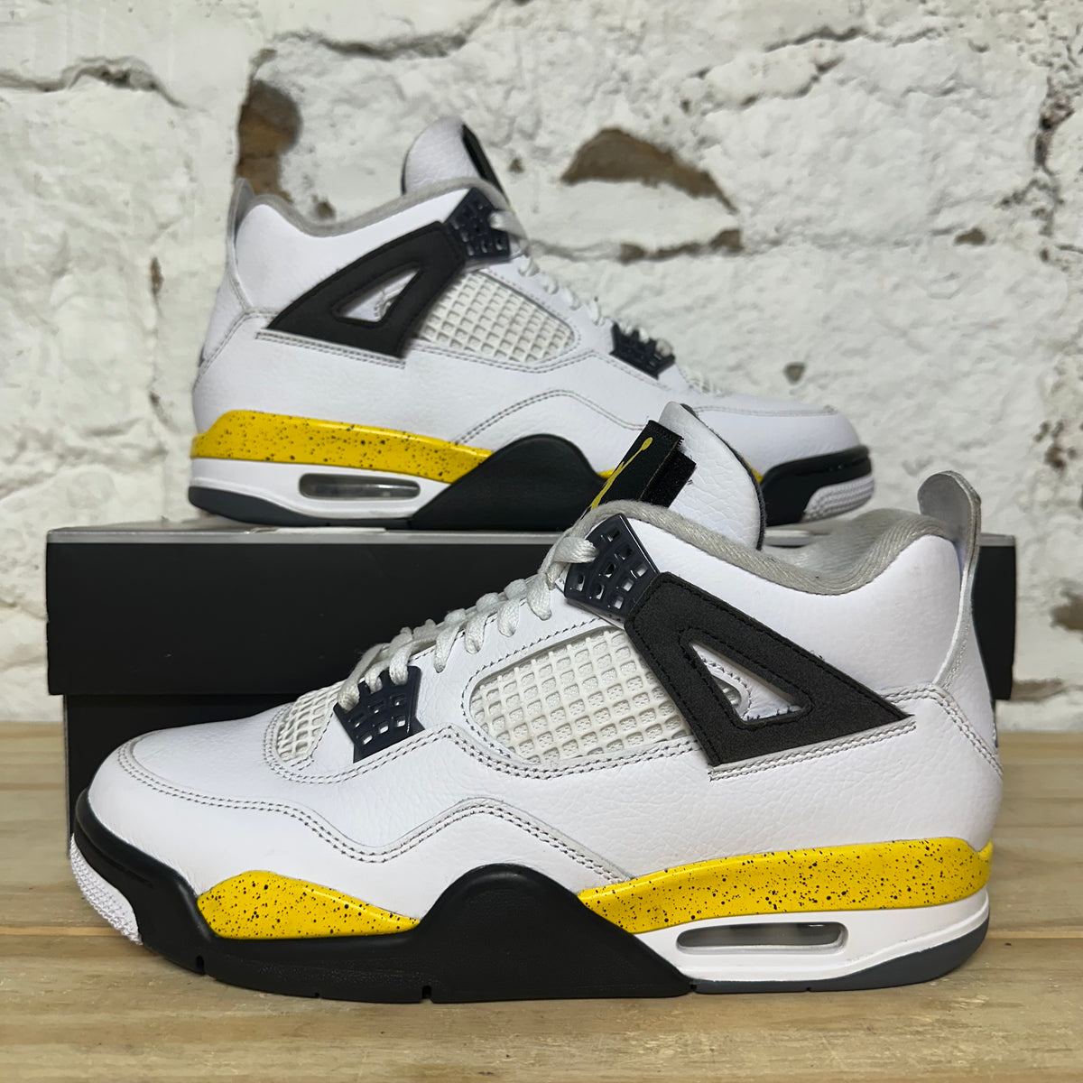 Air Jordan 4 Rare Air Tour Yellow (2026) Sz 9