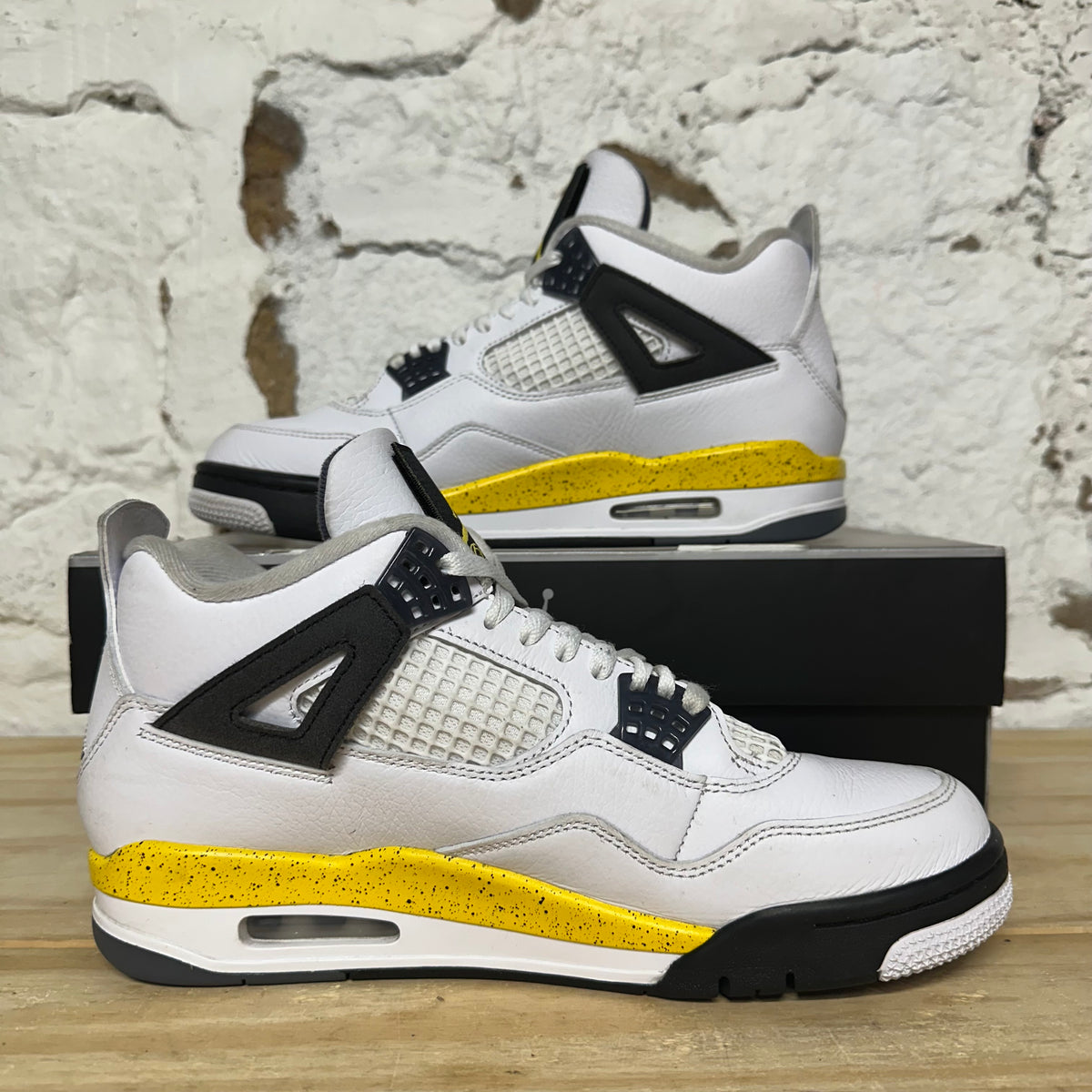 Air Jordan 4 Rare Air Tour Yellow (2026) Sz 9